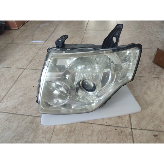 Faro Delantero Der Mitsubishi Montero Límited Pajero Usado