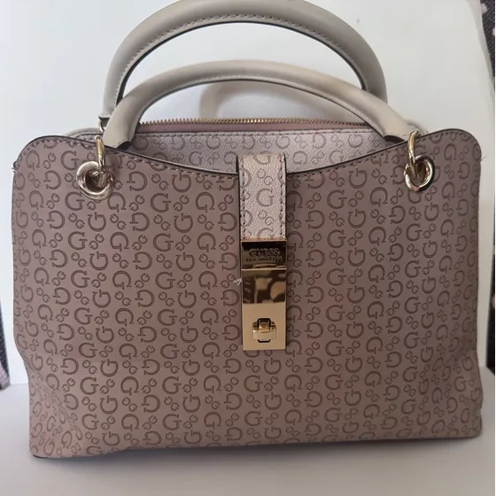 Cartera Guess