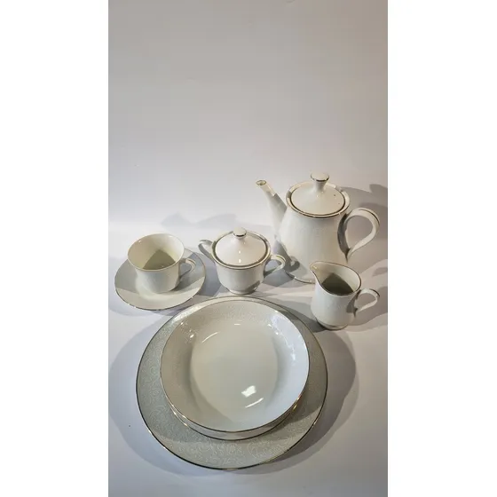 Vajilla De Porcelana  China De 8 Puestos 43 Piezas