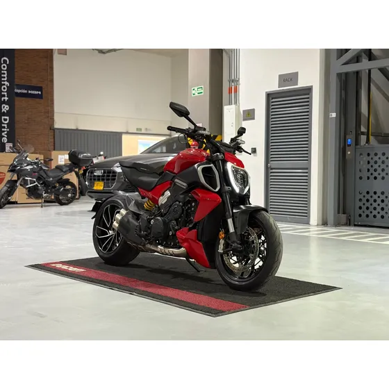 Ducati Diavel V4