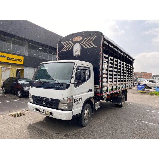 Mitsubishi Fuso 4.9  Estacas 8.2
