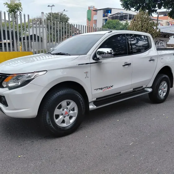 Mitsubishi L200 2018 2.5 4x4 Diésel Mecánica