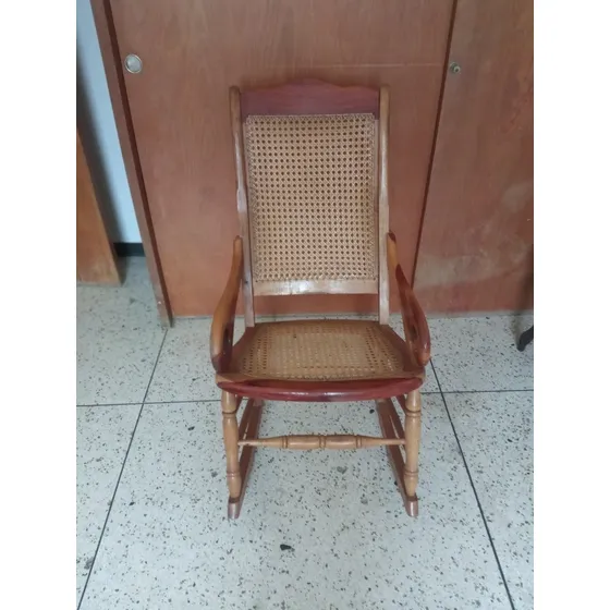 Mecedora De Madera Y Mimbre 
