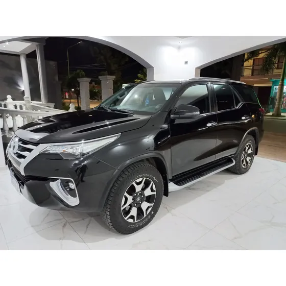 Toyota Hilux Sw4 2.8 Srx 177cv 4x4 7as At