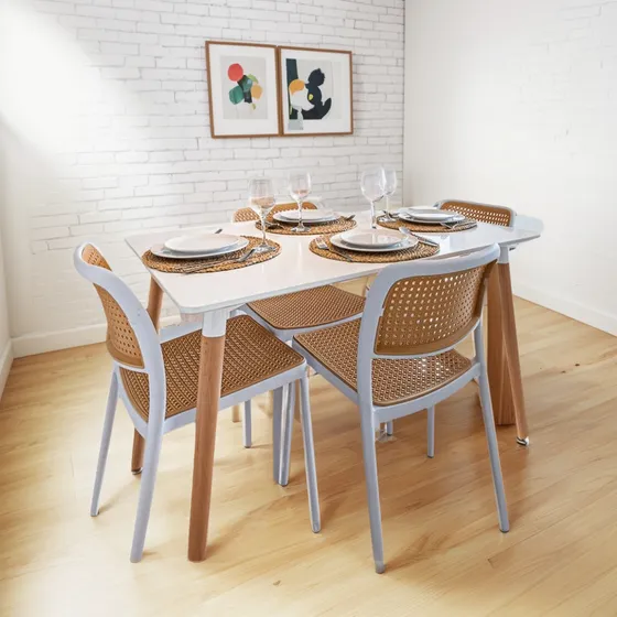 Pack De Mesa Rectangular Blanca Y 4 Und Silla Enrejada Ratán