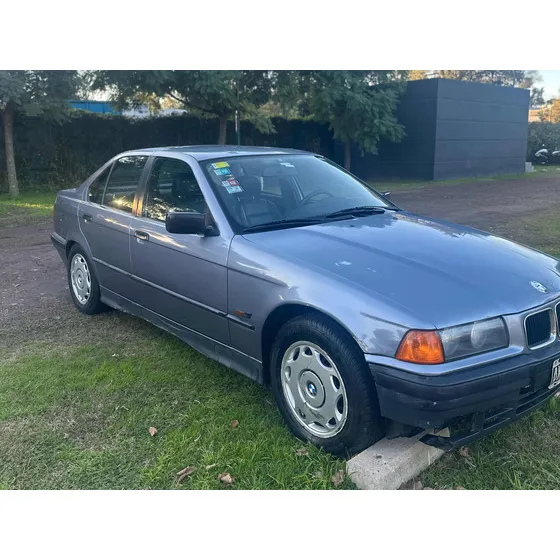 Bmw Serie 3 2.0 318is Sedan