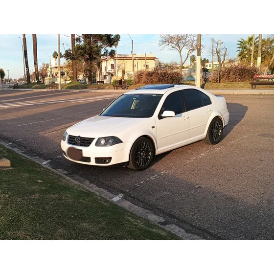 Volkswagen Bora 1.8 Highline T 180cv Cuero