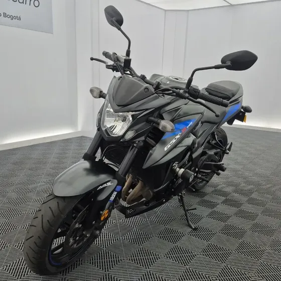 Suzuki Gsxs 750