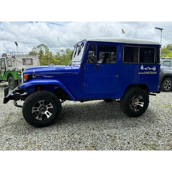 Toyota Land Cruiser 3.9 Fj40