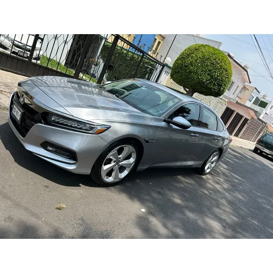 Honda Accord 2.0 Touring At