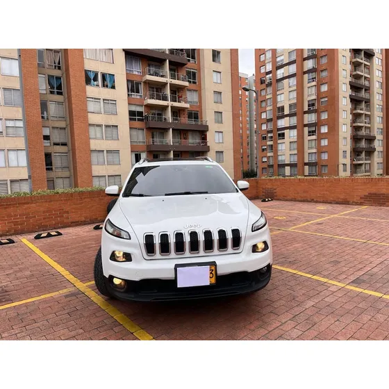 Jeep Cherokee 3.2 Longitude Plus