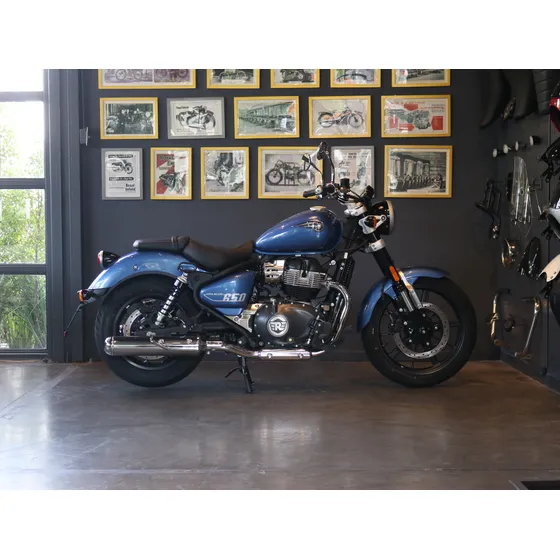 Royal Enfield Super Meteor 650 Astral Blue