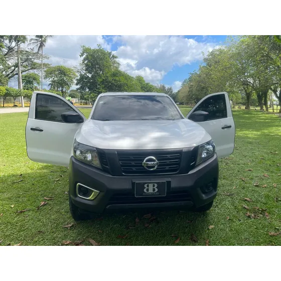 Nissan Frontier Japonés