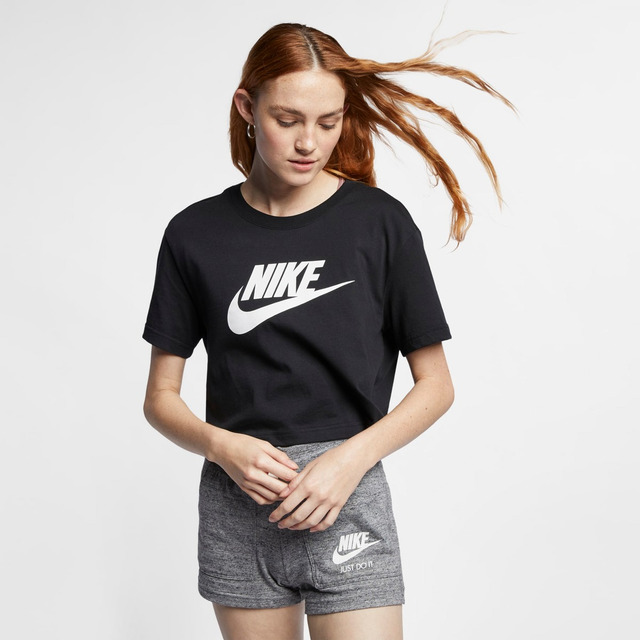 Camiseta Cropped Nike Sportswear Essential Feminina Camiseta Cropped Nike Sportswear Essential Feminina