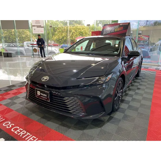 Toyota Camry 4p Xle Hev L4/2.5 Aut
