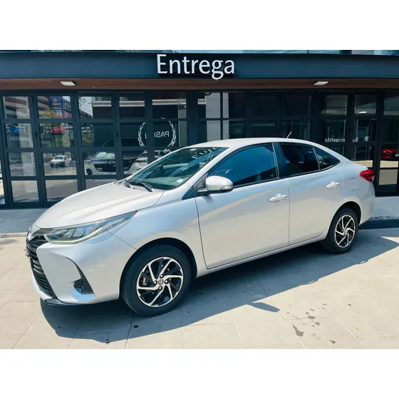 Toyota Yaris 1.5 Core Sedan Mt