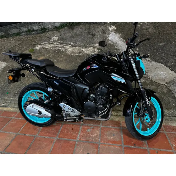 Se Vende Yamaha Fz 250, Modelo 2018 Al Día Personalizada