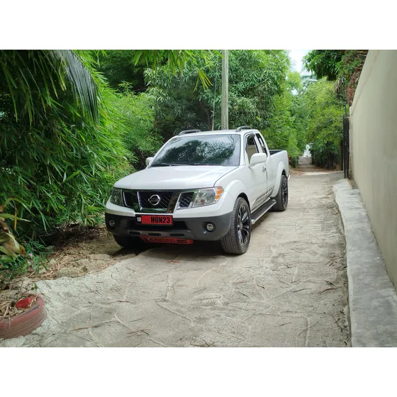 Nissan Frontier Nissan Frontier Cabina Y Media 4x2