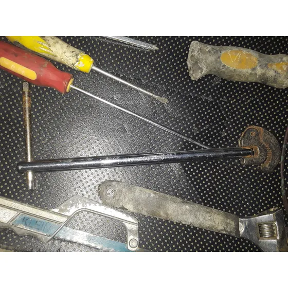 Caja De Herramientas Ajustable De Acero 12 PuLG Usadas
