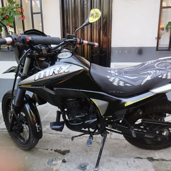 M R X150...modelo 2022..38000 Km...soat Nuevo De Julio......