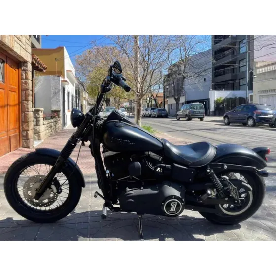 Harley Davidson Dyna Street Bob 1600cc  / 2010 Particular