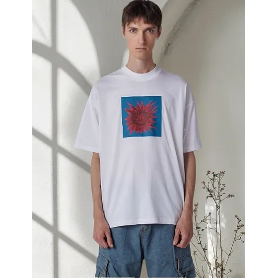 Remera Blanca Boxy Hombre Cubo Midway