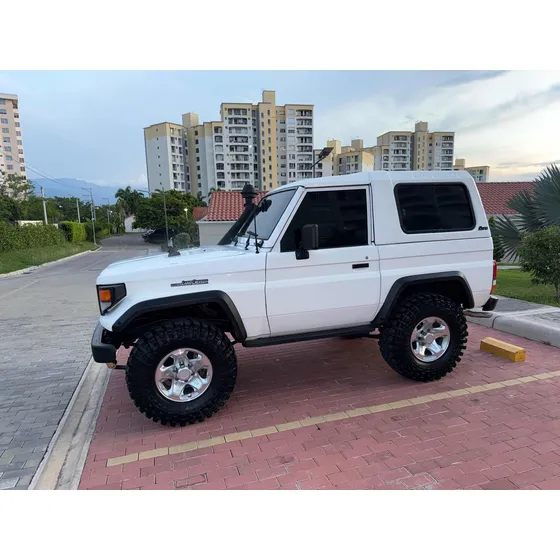 Toyota Land Cruiser 4.0 Fj70
