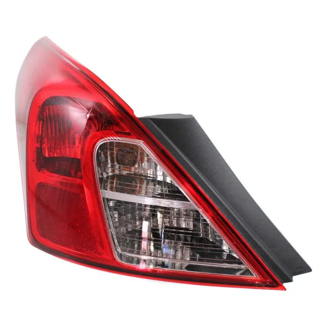 Faro Posterior Nissan Versa 2015 - 2019