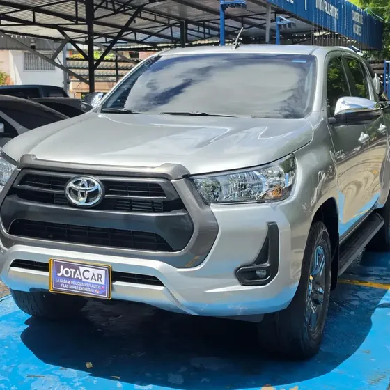 Toyota Hilux 2024 2.4 Diésel 4x4