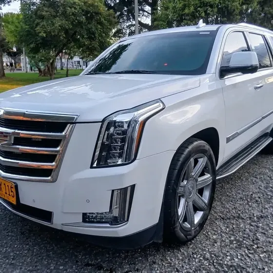 Cadillac Escalade 2016 6.2 Luxury 4x4 Full Equipo 8 Puestos