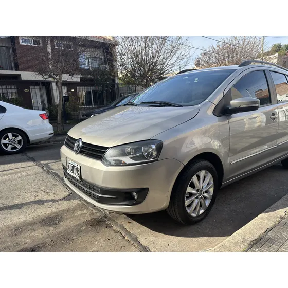 Volkswagen Suran 1.6 Imotion Highline 11c
