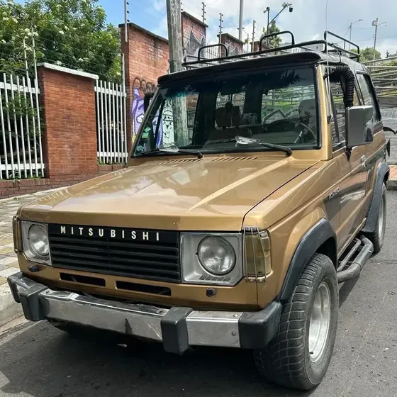 Mitsubishi Montero 1986 2.6 L042 Cabinado