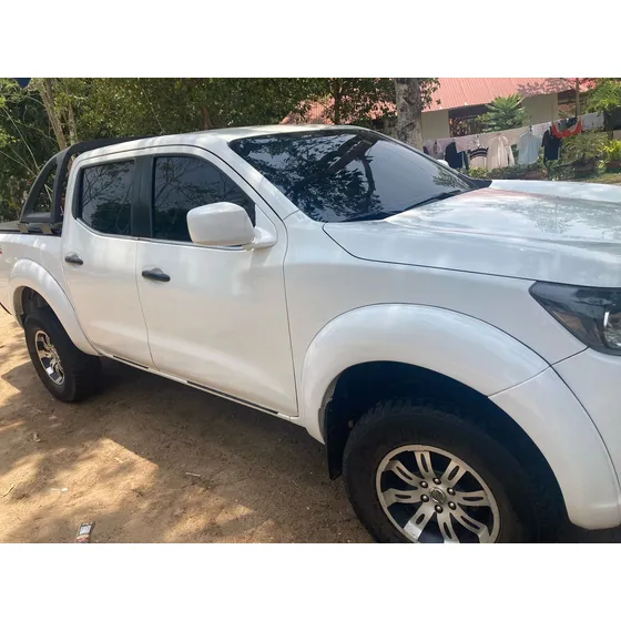 Nissan Frontier Np300