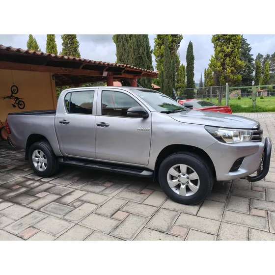Toyota Hilux 2.7 Cabina Doble Sr Mt