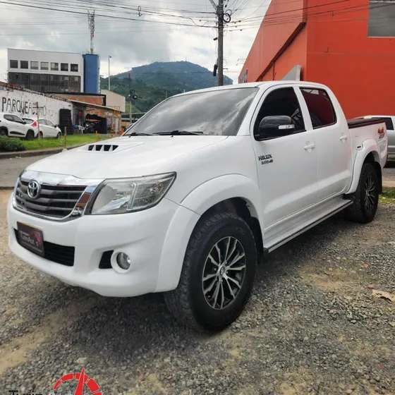 Toyota Hilux 2015 3.0 Srv