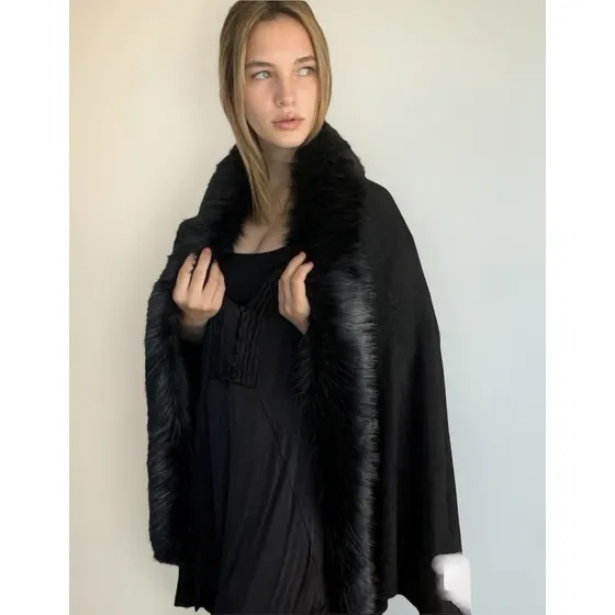 Capa De Cashmere Y Terminacion De Piel