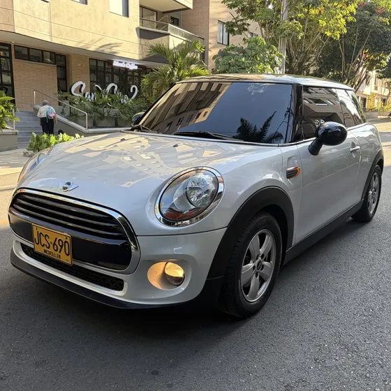 Mini Cooper 2017 1.5 F56 Coupe Salt