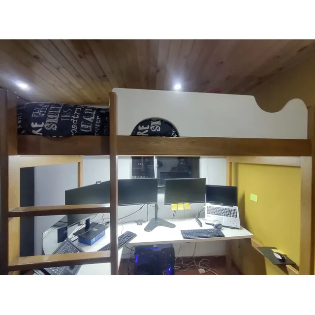 Cama Con Colchon, Escritorio Y Silla 9/10, Barata, Camarote