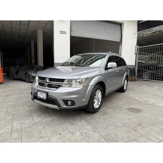 Dodge Journey 2.4 Sxt 5 Pasajeros Plus At