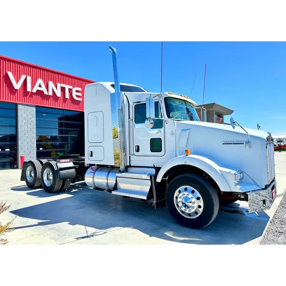 Tractocamion Kenworth T-800 Seminuevo 2018 Con Camarote