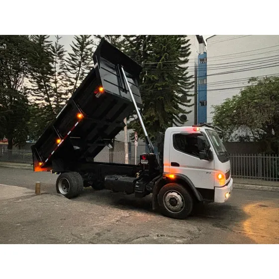 Volqueta Mitsubishi De Gran Capacidad De Carga