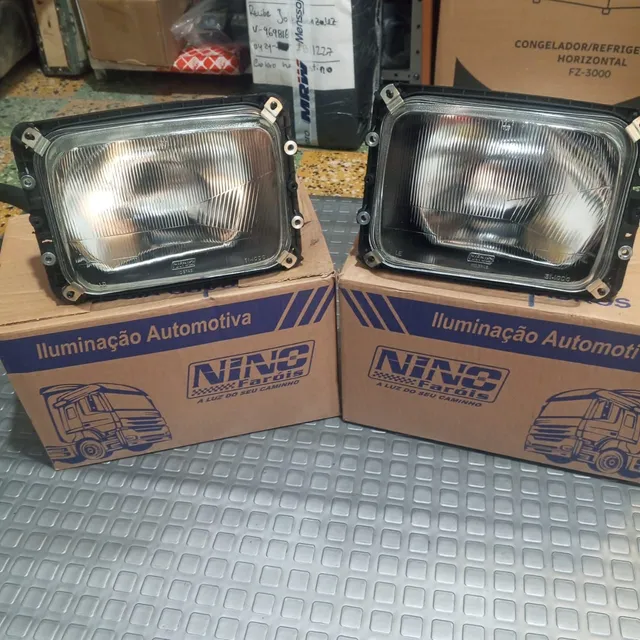 Faros Delantero Mercedes 711 Om 364 (ambos Lados)