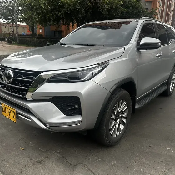 Toyota Fortuner 2022 2.4 Srv At 7as