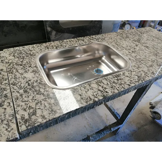 Mesada Cocina Granito Natural 1,80 X 0,60 C/ Pileta Incluida