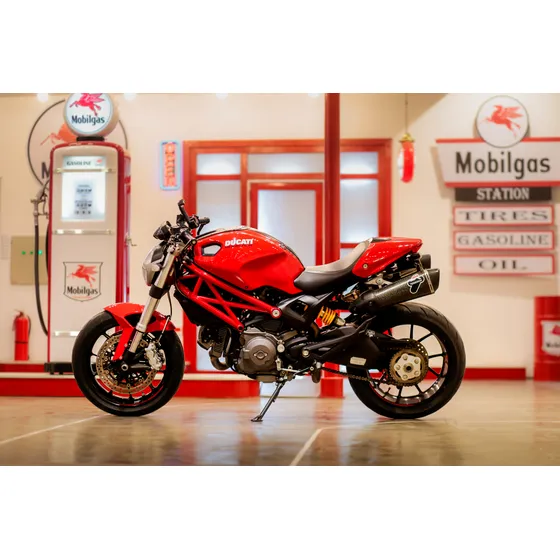 Ducati Monster 796
