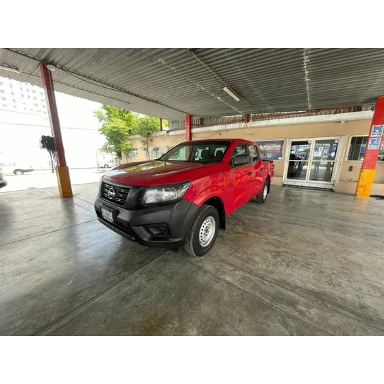 Nissan Np300 2.4 Doble Cabina S Aa Mt