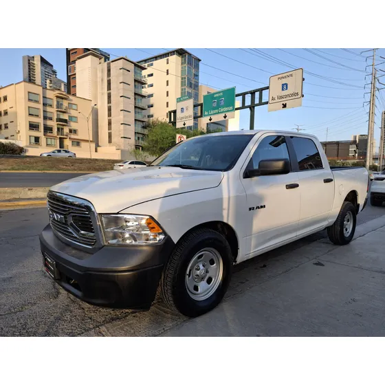 Dodge Ram 1500 Crew Cab Slt