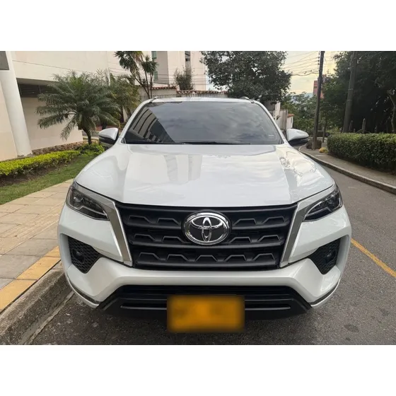 Toyota Fortuner 2.4 Se 4x2
