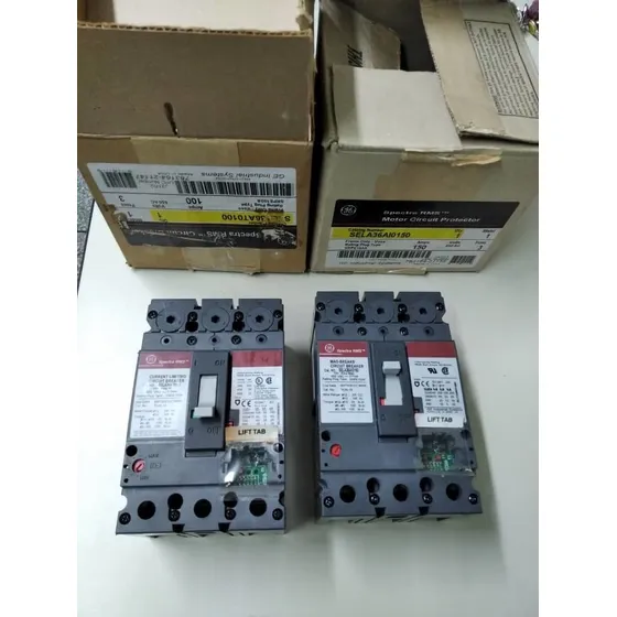 Breaker 3x100 General Electric Spectra