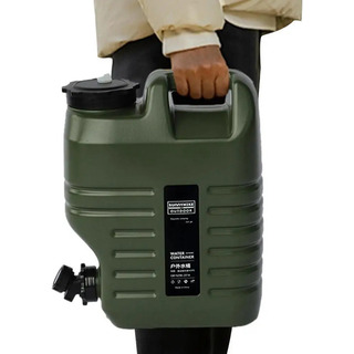Balde De Água De Grande Capacidade Que Conduz Tanque De Água Balde De Água De Grande Capacidade Que Conduz Tanque De Água